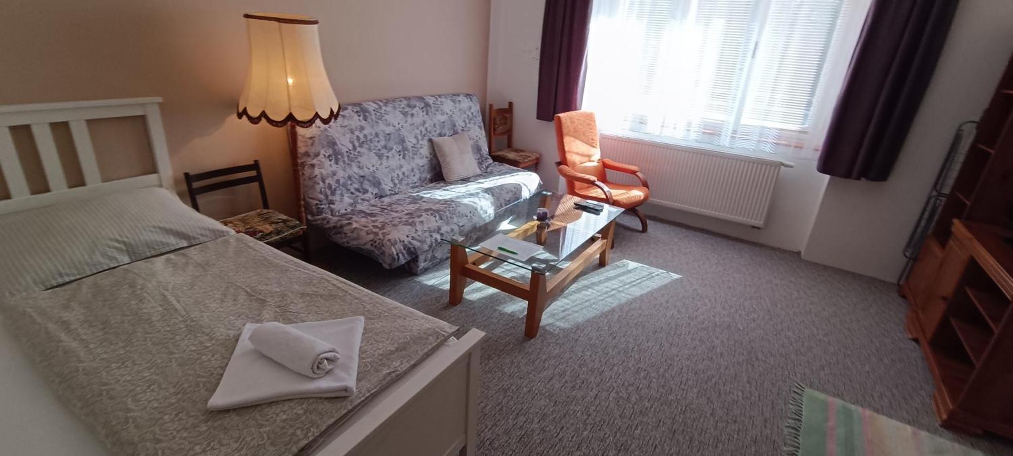 Apartman Horni Slavkov Hodinarstvi Exterior photo